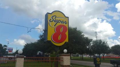 Super 8 by Wyndham Houston Hobby Airport North - image 16