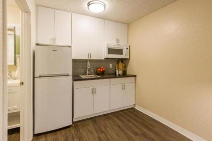 InTown Suites Extended Stay Houston/Greenspoint - image 12