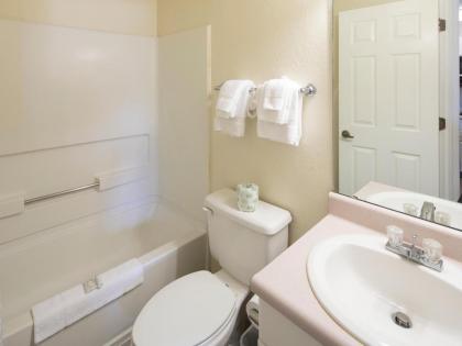 InTown Suites Extended Stay Houston/Greenspoint - image 8