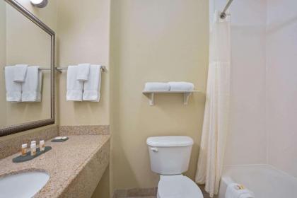 La Quinta by Wyndham Houston - Westchase - image 19