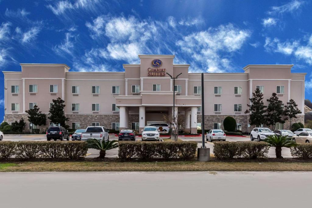 Comfort Suites Houston IAH Airport - Beltway 8 - image 6