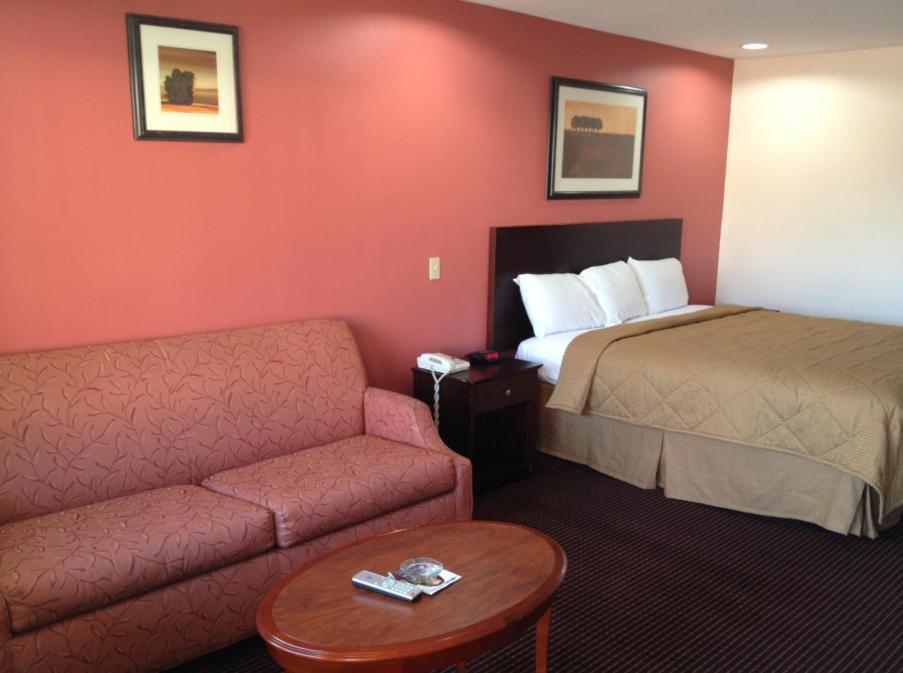 Executive Inn and Suites Houston - image 3