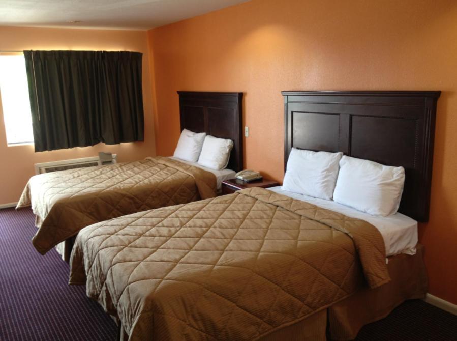 Executive Inn and Suites Houston - image 6