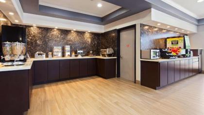 Best Western Plus North Houston Inn & Suites - image 4