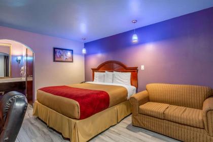 Econo Lodge Houston - image 2