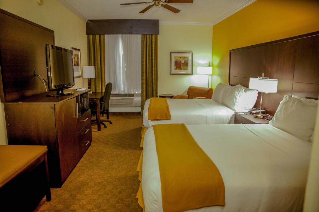 Holiday Inn Express Hotel & Suites Houston North Intercontinental an IHG Hotel - main image