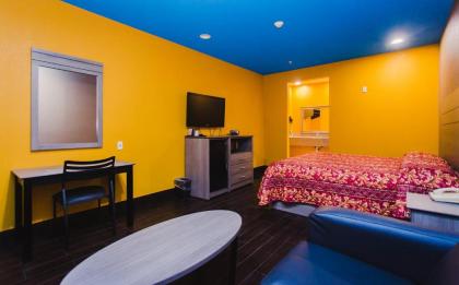 Moonlight Suites - Houston/George Bush Int'l Airport - image 16