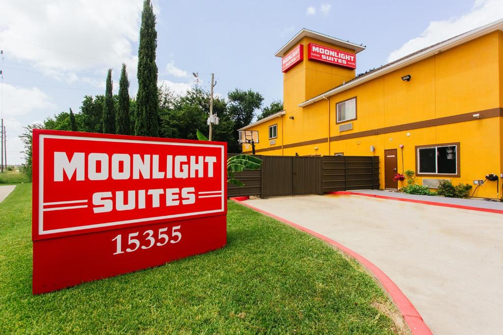 Moonlight Suites - Houston/George Bush Int'l Airport - image 2