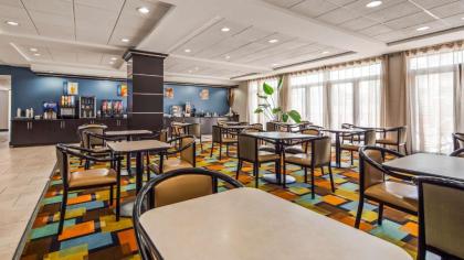 Best Western Plus JFK Inn and Suites - image 15