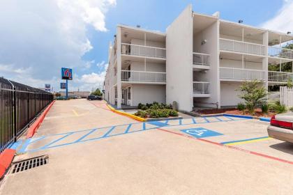 Motel 6 Houston TX - Medical Center - NRG Stadium - image 2