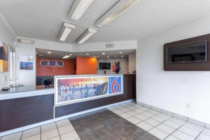 Motel 6 Houston TX - Medical Center - NRG Stadium - image 4