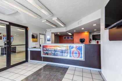 Motel 6 Houston TX - Medical Center - NRG Stadium - image 6