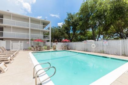 Motel 6 Houston TX - Medical Center - NRG Stadium - image 8