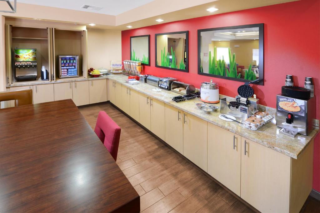 TownePlace Suites by Marriott Houston Westchase - image 2