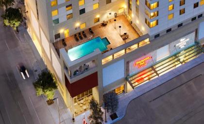 Hampton Inn Houston Downtown - image 1