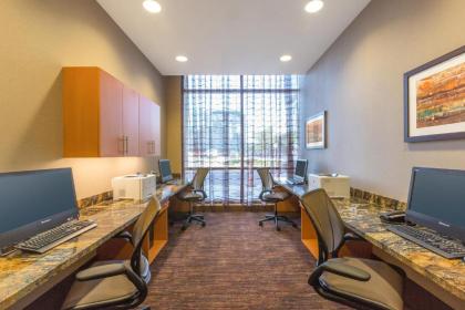 Hampton Inn Houston Downtown - image 11