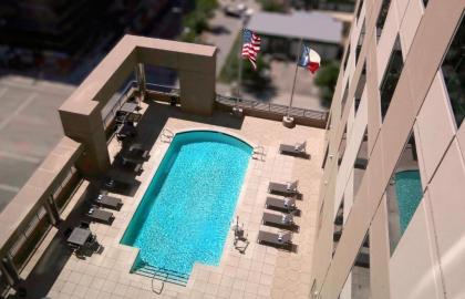 Hampton Inn Houston Downtown - image 14