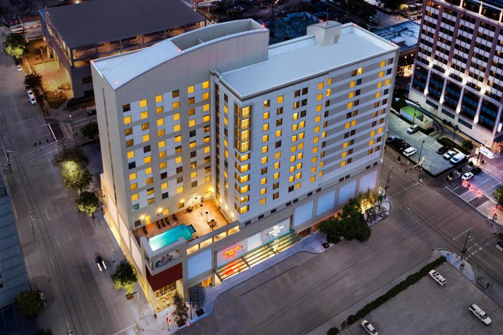 Hampton Inn Houston Downtown - image 4