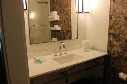 Hilton Garden Inn Houston Cypress Station - image 8