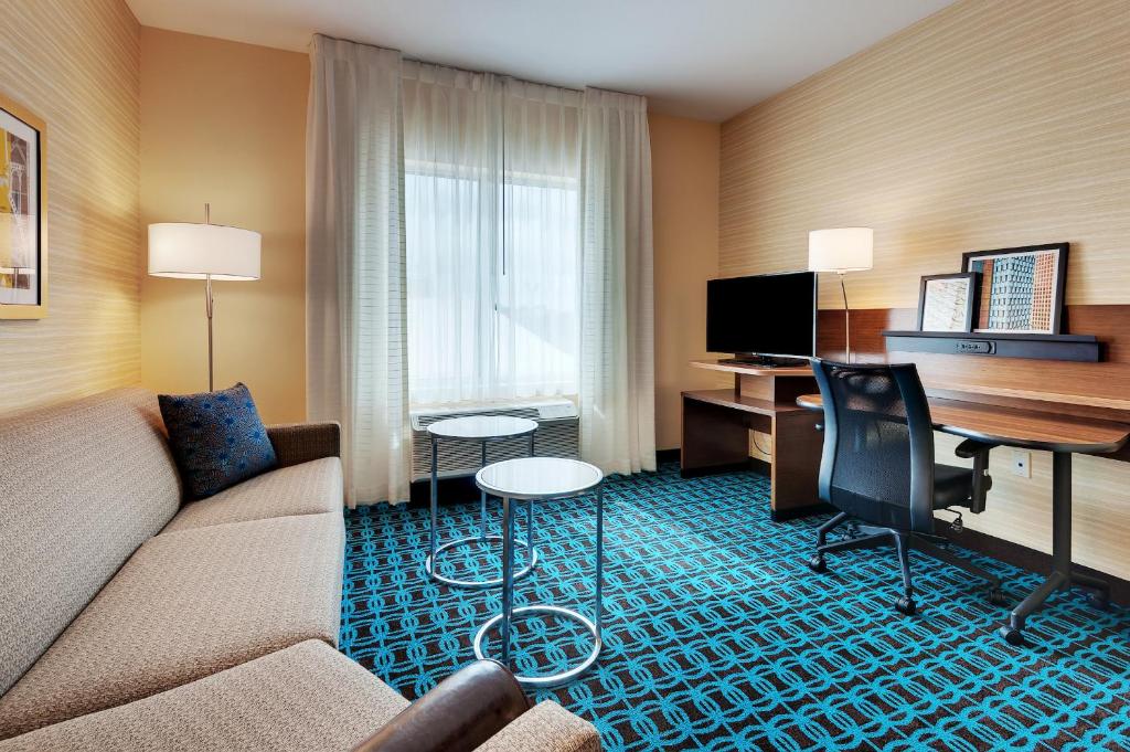 Fairfield Inn by Marriott Houston Northwest/Willowbrook - image 7