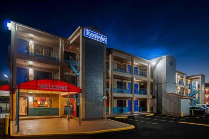 Travelodge by Wyndham Houston Hobby Airport - image 1