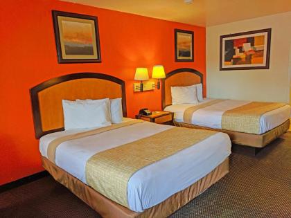 Travelodge by Wyndham Houston Hobby Airport - image 9