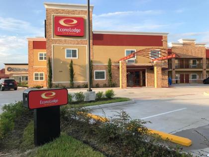 Econo Lodge Inn & Suites Houston Willowbrook - image 9