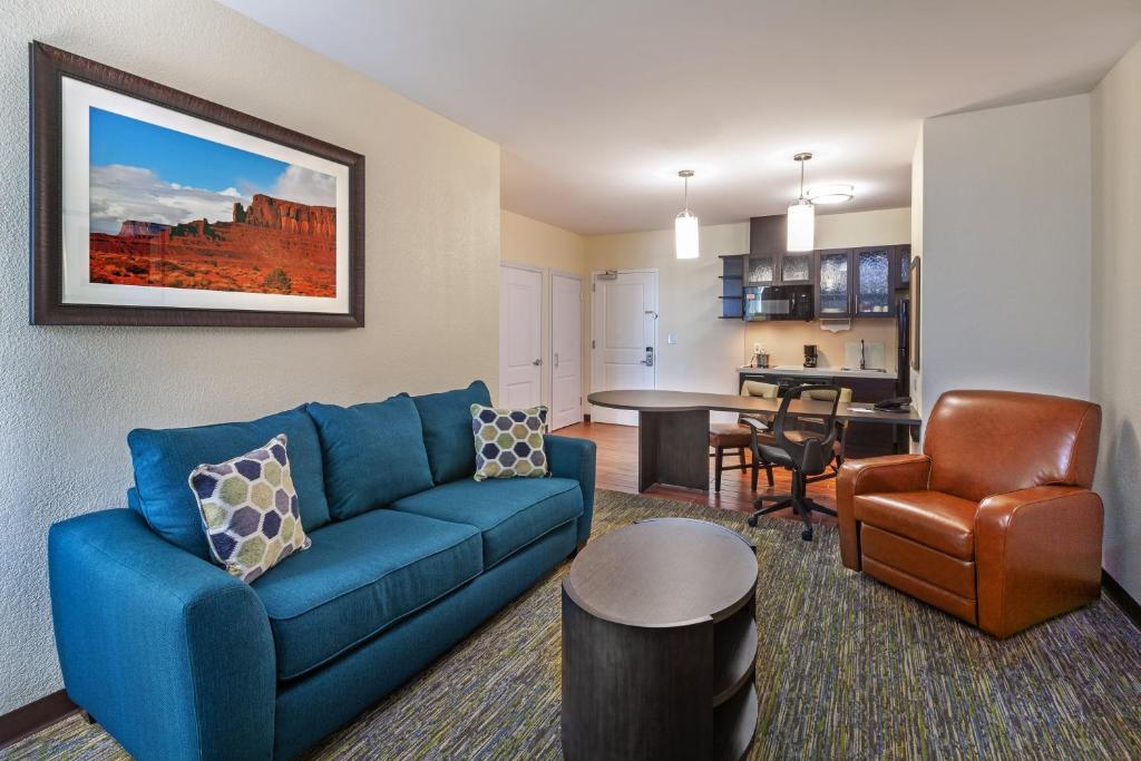 Candlewood Suites Houston - Spring an IHG Hotel - image 2