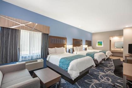 Baymont by Wyndham Houston Hobby Airport - image 14