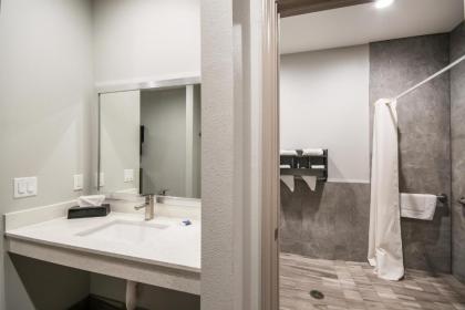 Americas Best Value Inn & Suites Northeast Houston I-610 - image 18