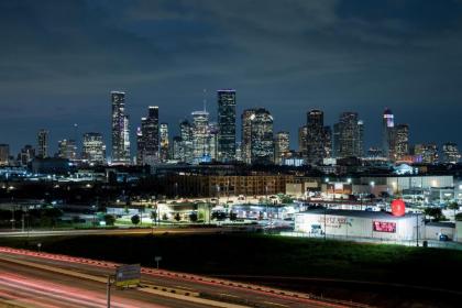 Courtyard by Marriott Houston Heights/I-10 - image 20