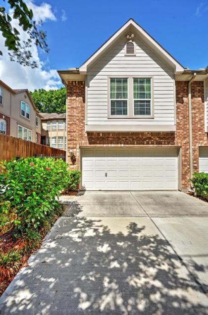 2500 Sq Ft Townhome - Walk to Central River Oaks! - image 1