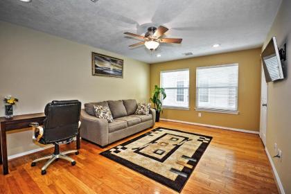 2500 Sq Ft Townhome - Walk to Central River Oaks! - image 11