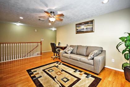 2500 Sq Ft Townhome - Walk to Central River Oaks! - image 17