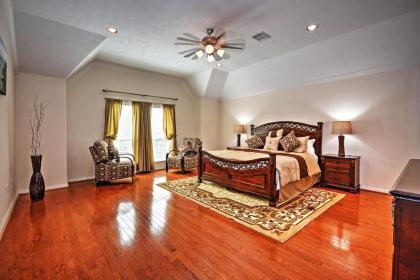 2500 Sq Ft Townhome - Walk to Central River Oaks! - image 3