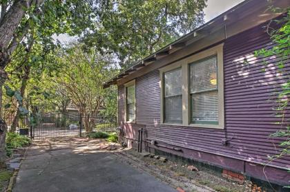 Quaint Houston Hideaway with Yard Less Than 3 Mi to Downtown - image 17