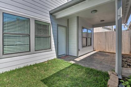 Updated Home 15 Mins to The Galleria and Uptown! - image 15