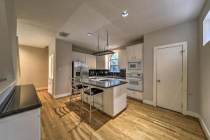 Houston Townhome with Deck - 1 Mi to Rice University - image 15