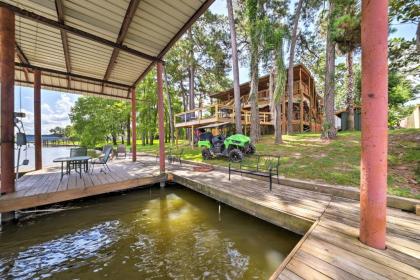 Riverfront Houston House with Deck and Private Dock! - image 16