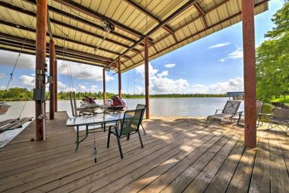 Riverfront Houston House with Deck and Private Dock! - image 17