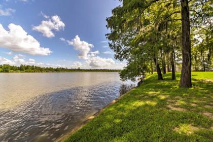 Riverfront Houston House with Deck and Private Dock! - image 9