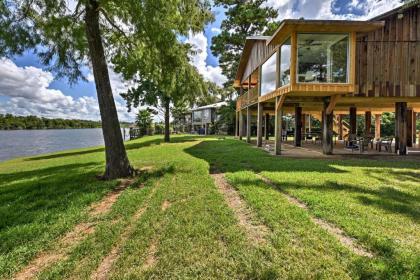 San Jacinto River Home with Deck Games and Grill! - image 19