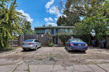 Cozy Houston Apartment 5 Miles to Downtown - image 10