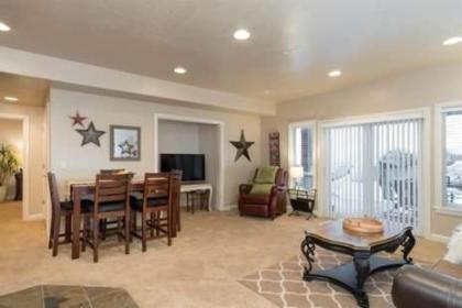 2 Bedroom Huntsville Ut Condo - Sleeps 5 and is 10 Mins from Snowbasin 76 B