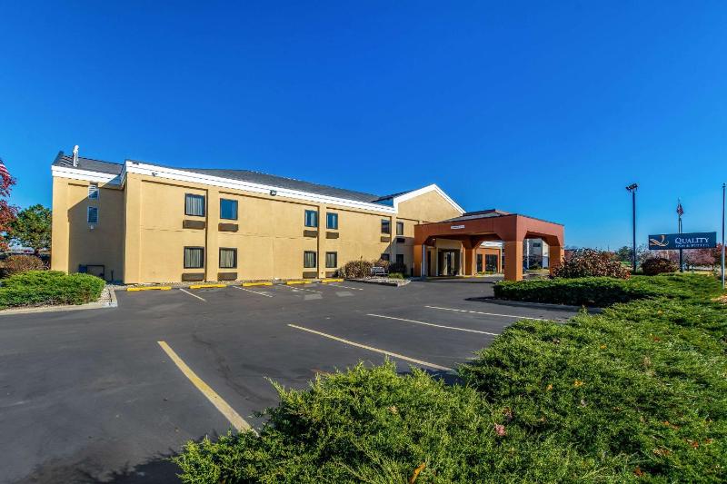 Quality Inn & Suites - image 5