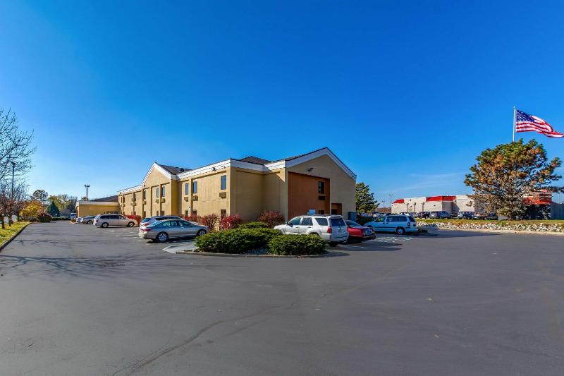 Quality Inn & Suites - image 6