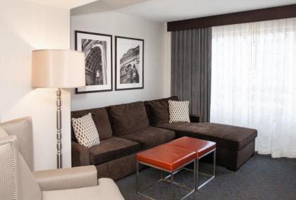 Sheraton Indianapolis City Centre Hotel - image 3