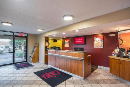 Red Roof Inn Indianapolis North - College Park - image 15