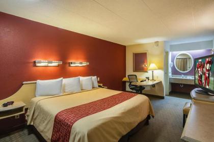 Red Roof Inn Indianapolis North - College Park - image 13