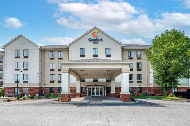 Comfort Inn Indianapolis East - main image